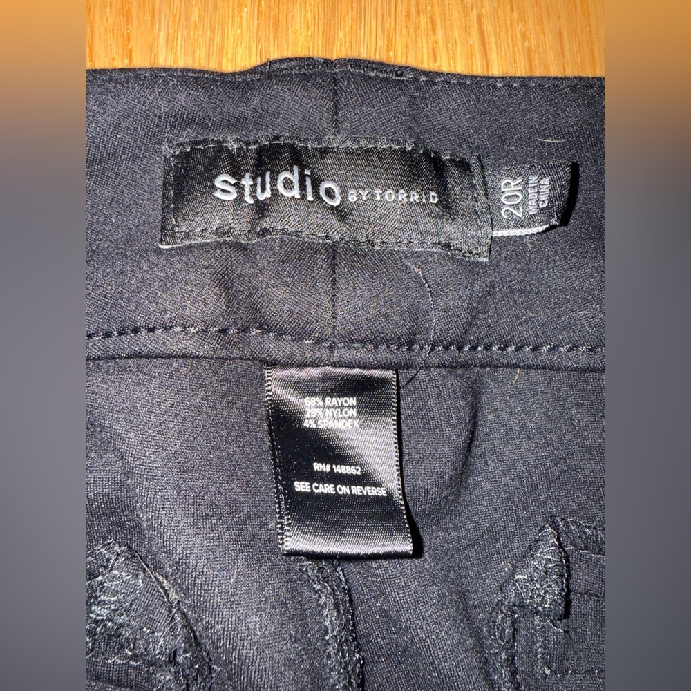 Studio by Torrid Black Dress Pants – Size 20R Stretch Career Workwear - Picture 3 of 4